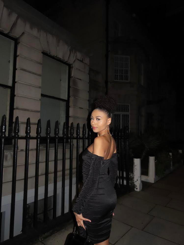 Rushed mini dress, off the shoulders in black and pink