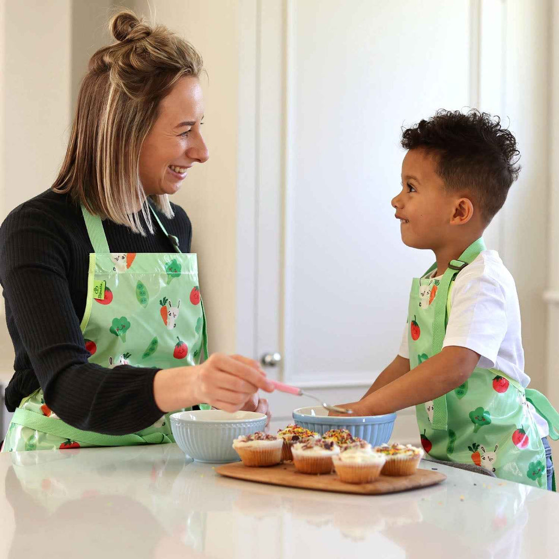 Wipeezee Apron - Child&